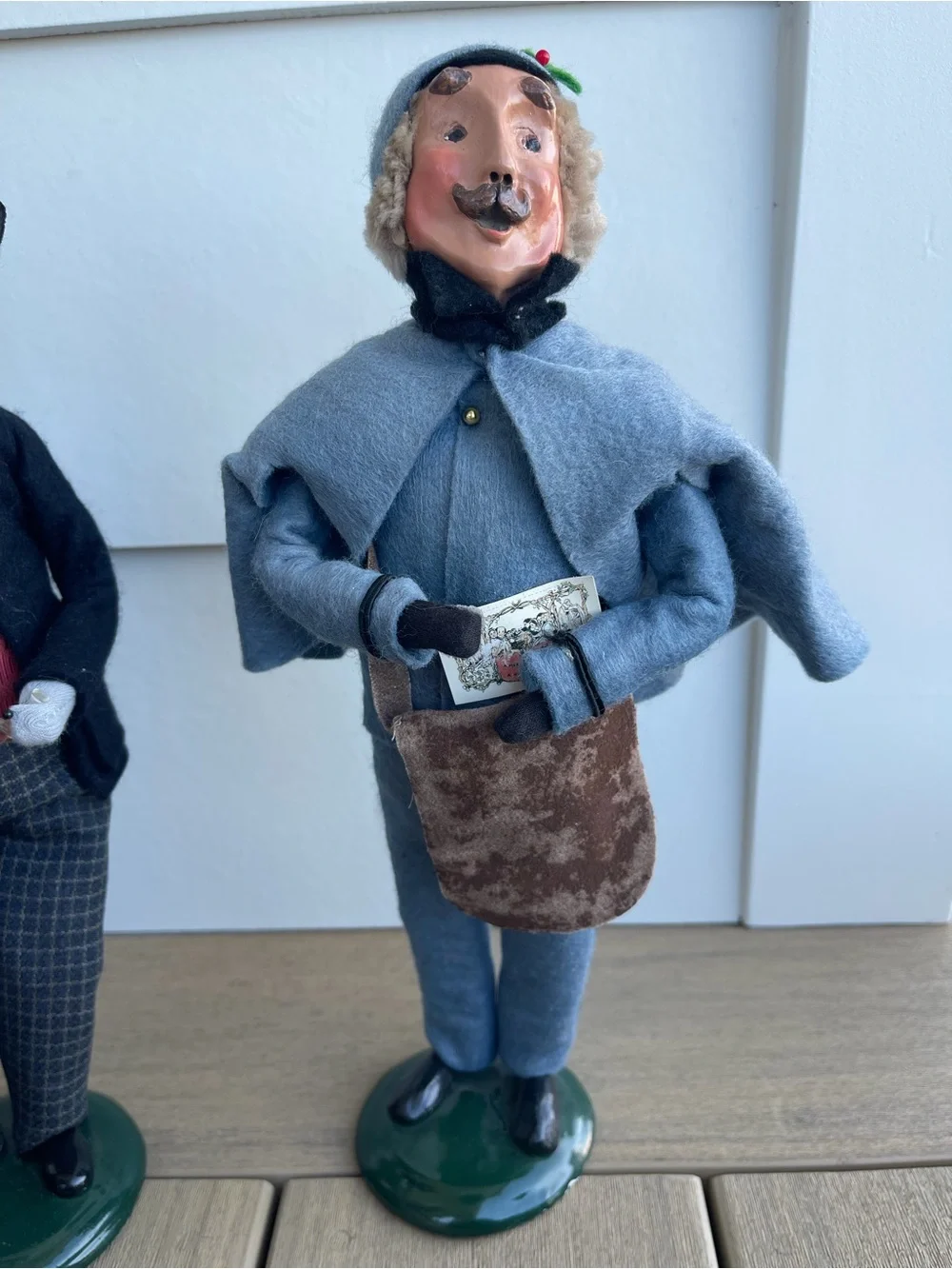 10 handcrafted Byers' Choice Carolers holiday figurine